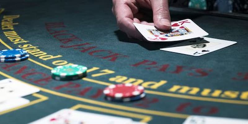 Khái niệm cơ bản về Poker Casino Online